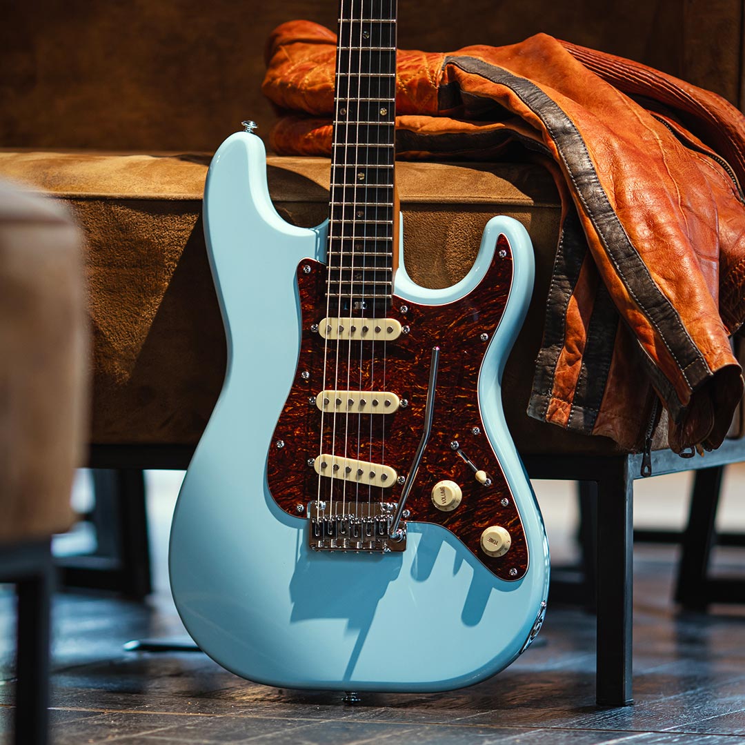 Schecter R66 Traditional Vintage Sixties