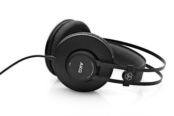 AKG K52